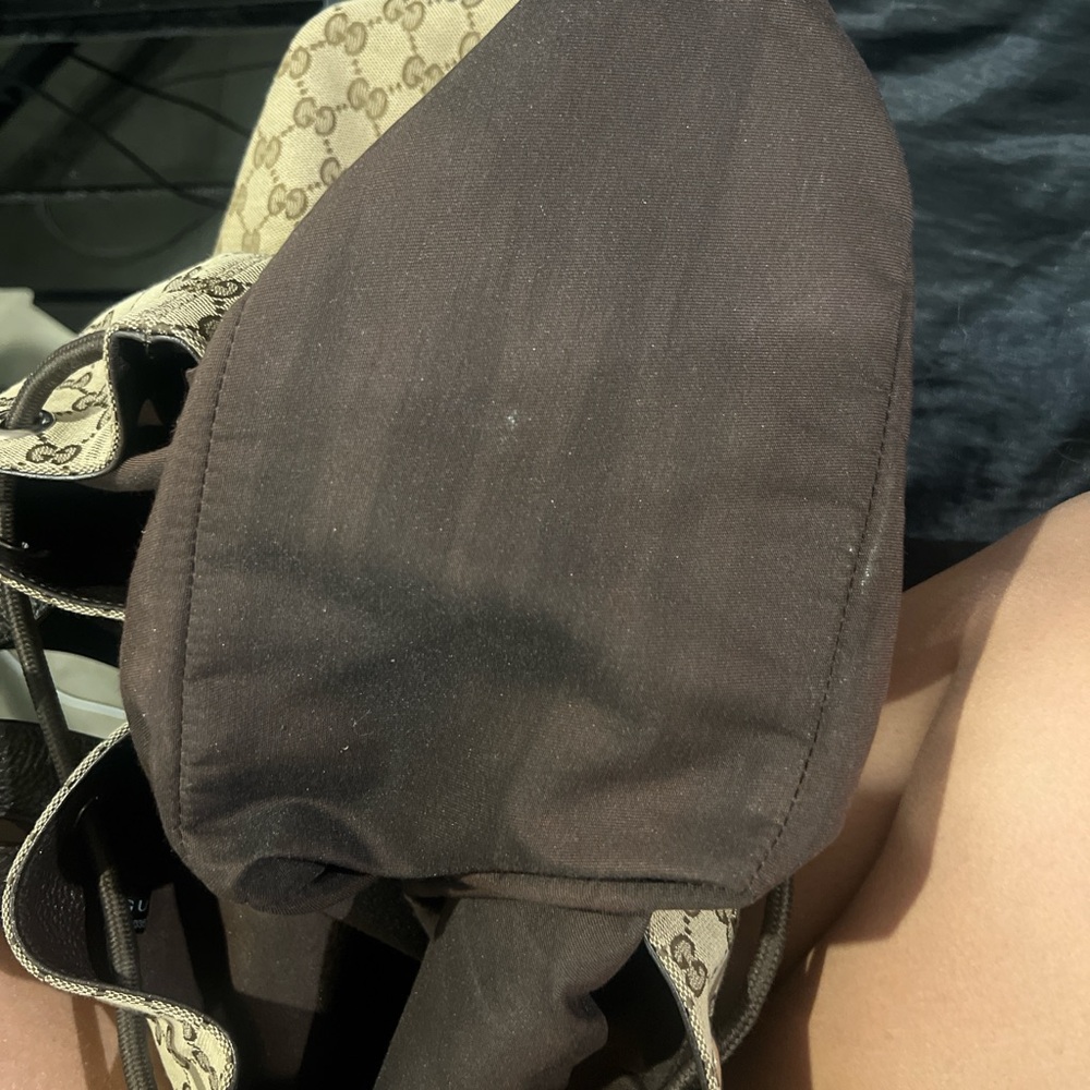 Gucci Tan Monogram Drawstring Bag - Picture 4 of 5
